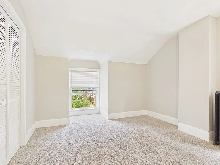 2614 Lexington St — Photo 32