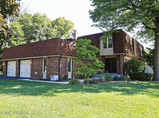 145 Hiawatha Trl, Wood Dale, IL 60191
