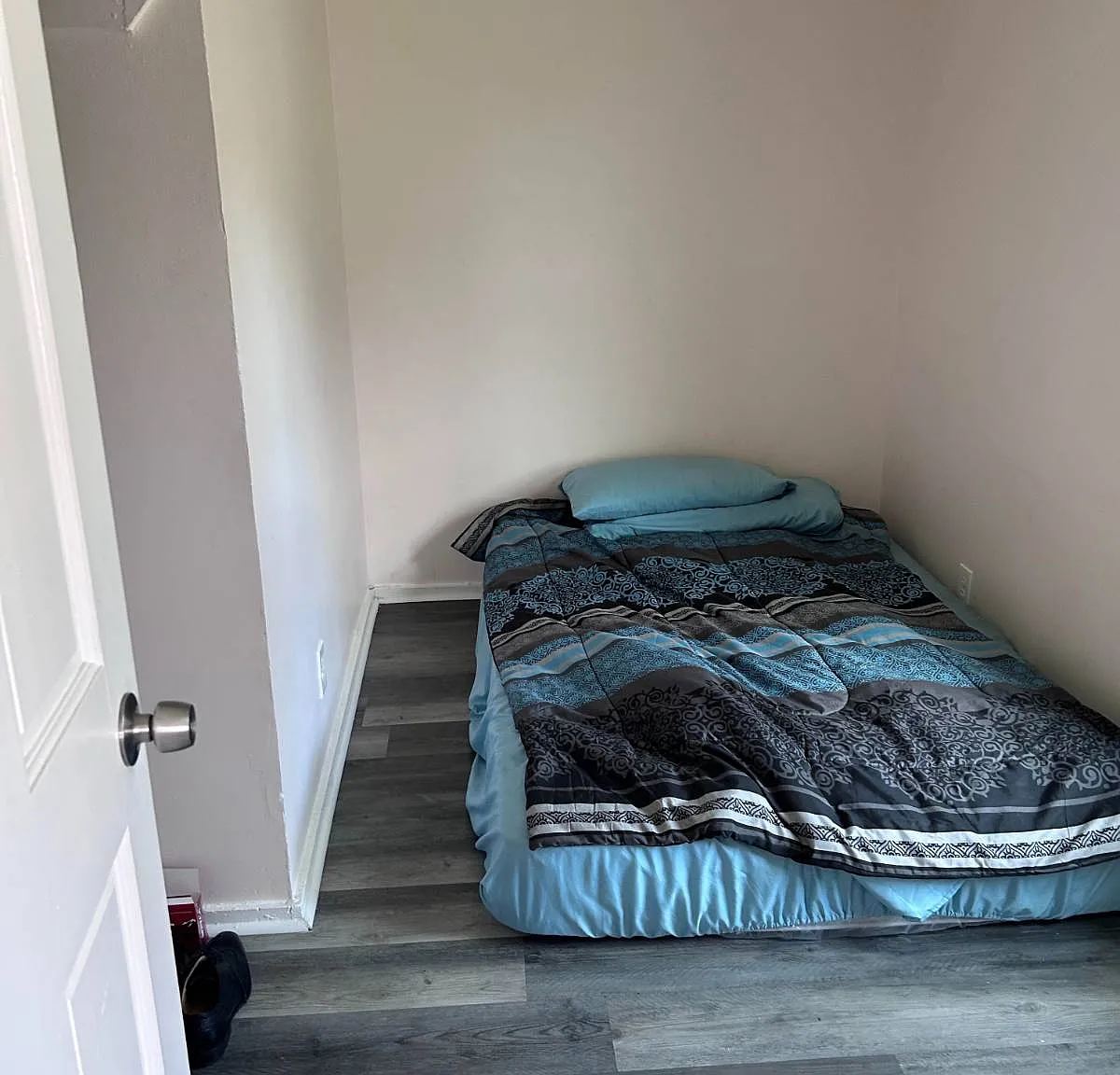 2 bed, 1.0 bath, 800 sqft, $1,250 — Photo 1