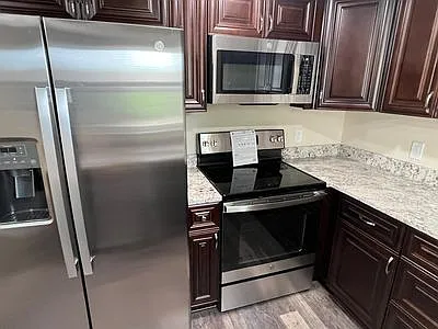 10908 Kingsbridge Rd — Photo 4
