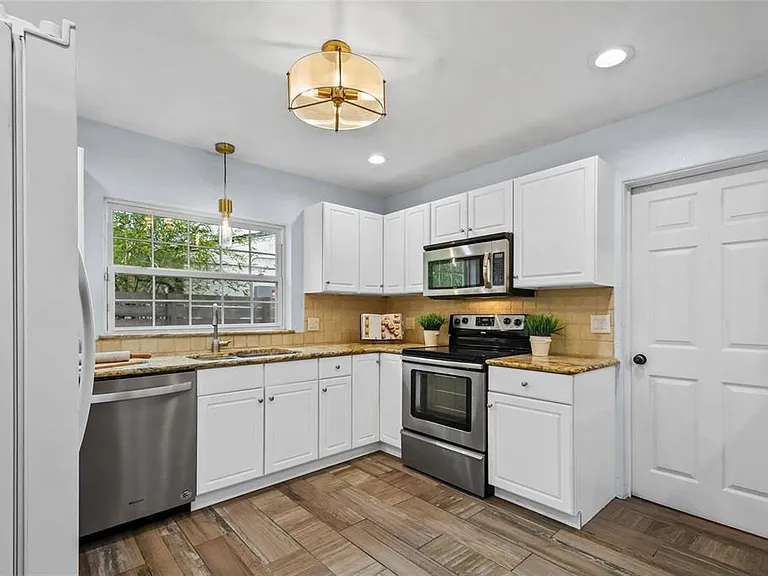 1627 Orange Ave — Photo 8