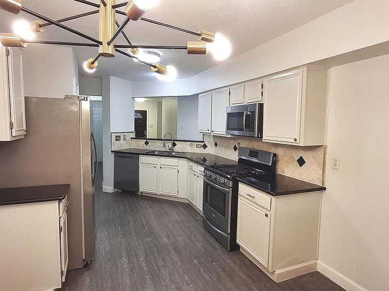 11066 Landsbury Ct — Photo 13