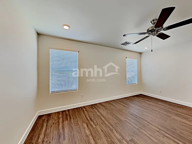 1522 Garden Swing Ave — Photo 9