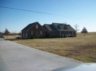 7618 South Rd, Cadiz, KY 42211