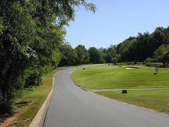4th image of 102 Hidden Pastures Dr