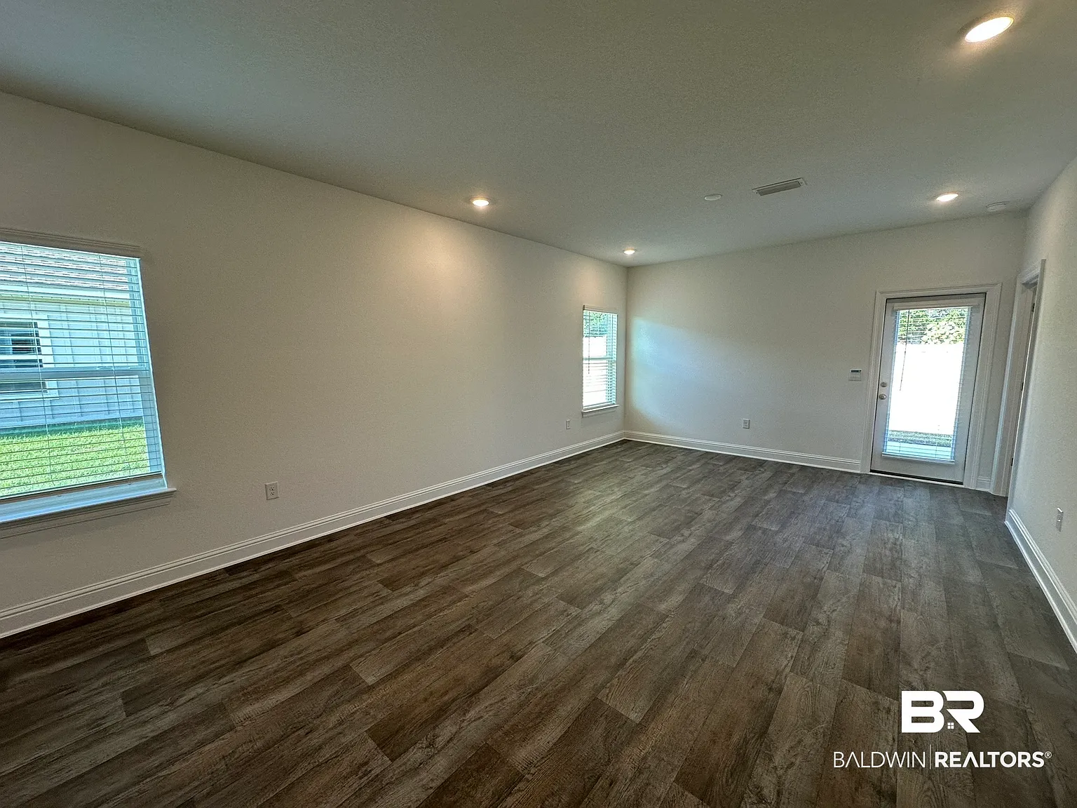 4 bed, 2.0 bath, 1504 sqft, $2,000 — Photo 3