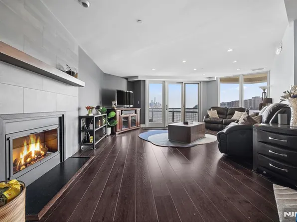 600 Harbor Blvd Unit 771, Weehawken, NJ 07086