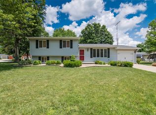192 Willowood Rd, Litchfield, IL 62056