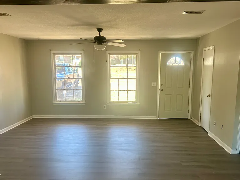 1665 Will Logan Rd — Photo 2