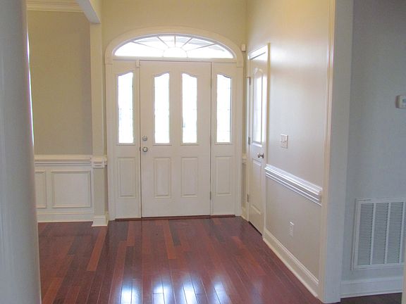 2nd image of 3709 Oglethorpe Dr