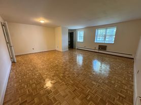 34 Worthen Rd