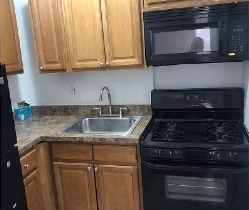 2nd image of 40-59 Hampton St #4