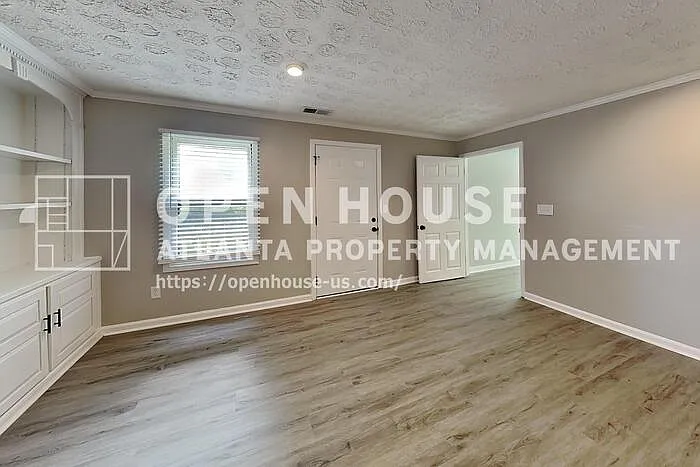 1100 Lake Dr — Photo 20