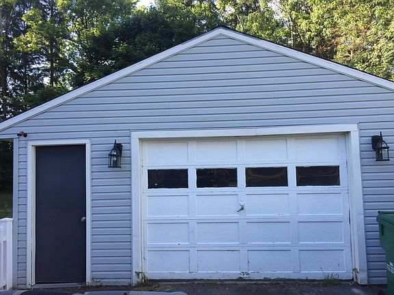 3rd image of 244 Fort Hill Ave