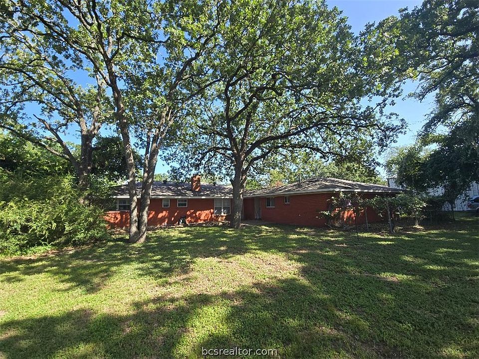 1st image of 406 Fairway Dr