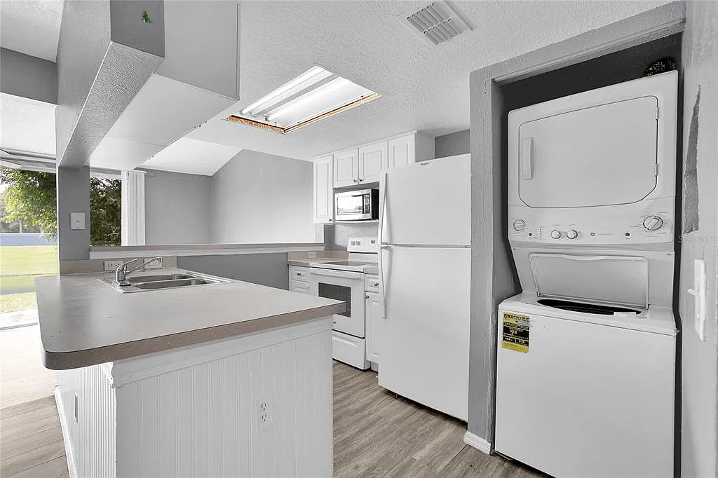 Building Photo - 161 Coco Plum