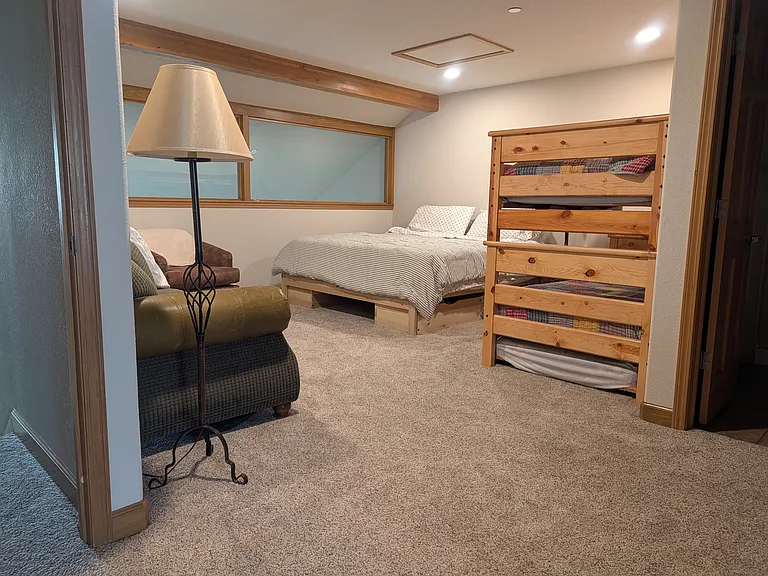 720 Lakepoint Dr — Photo 19