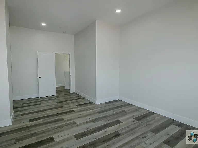 5535-5539 Potomac St — Photo 30