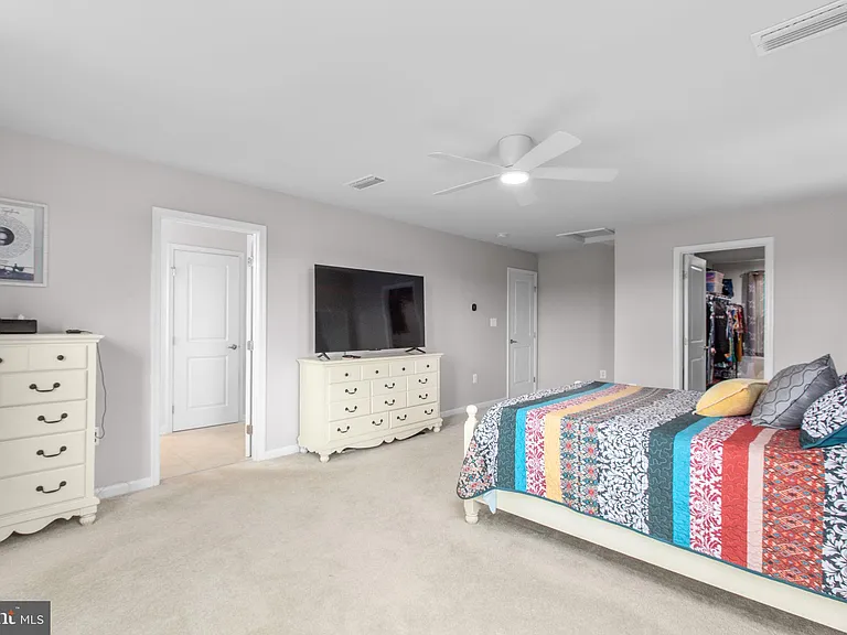 6427 Hawkeye Dr — Photo 33