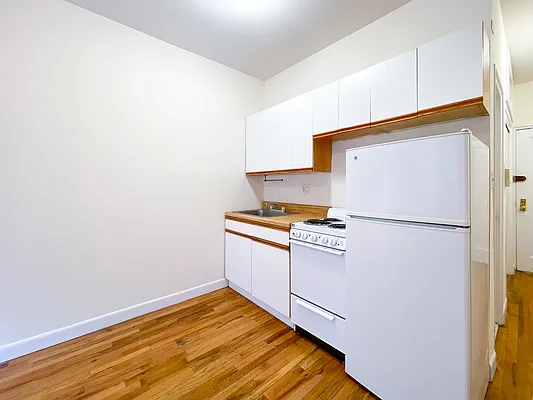 Rented by Compass | media 7