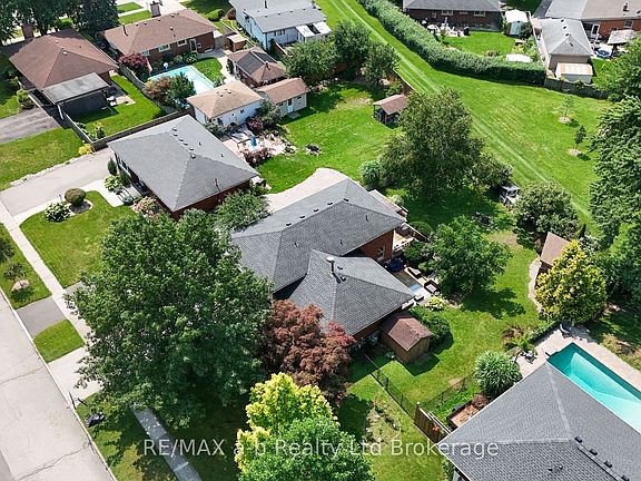 3rd image of 269 Ferncrest Rd