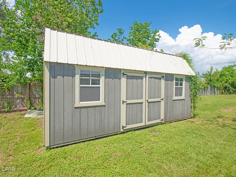 3119 W 23rd Ct — Photo 32