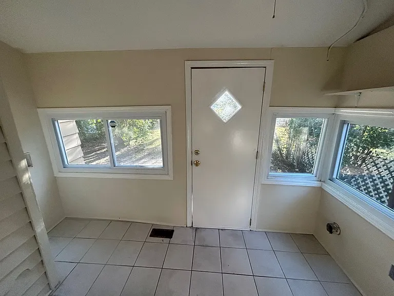 1506 Charlton St — Photo 28