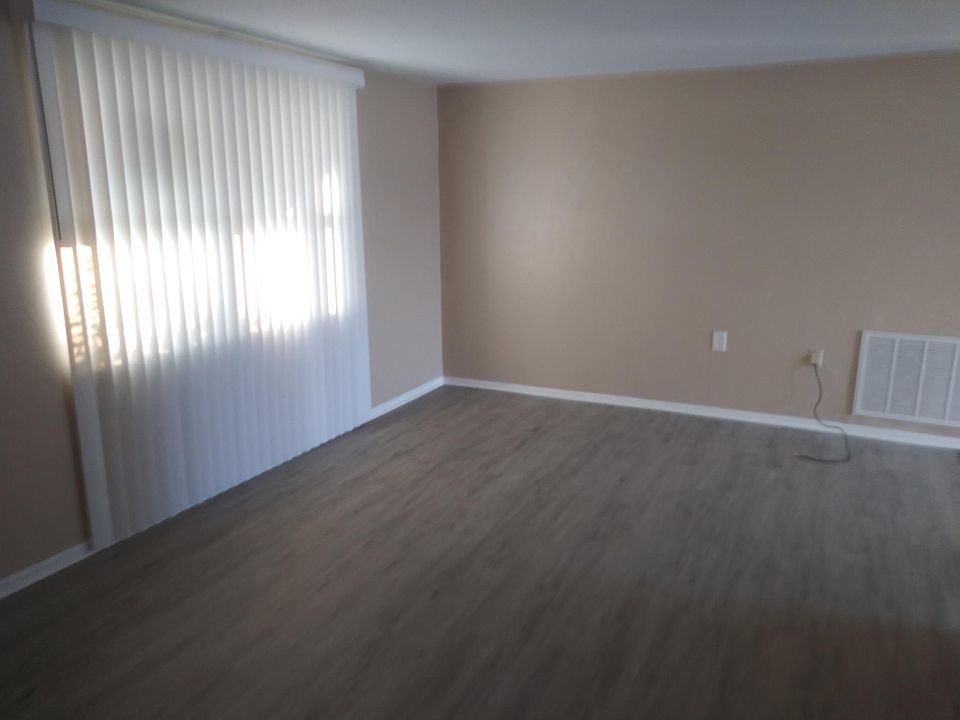 2nd image of 9125 Chantilly Ln