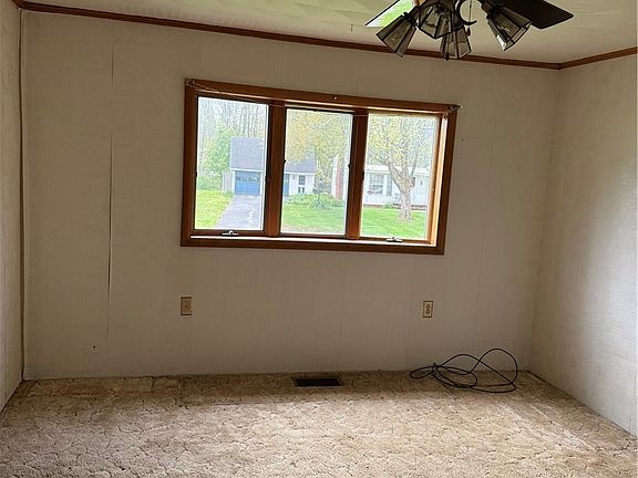 5th image of 906 Jervis Ave
