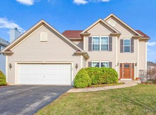 145 Fieldcrest Dr, Bartlett, IL 60103