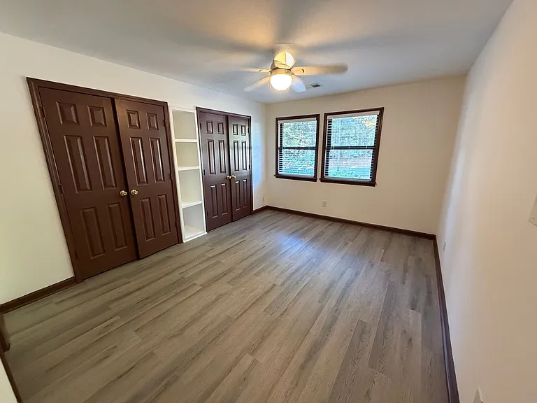 1702 Pine Tree Dr — Photo 10
