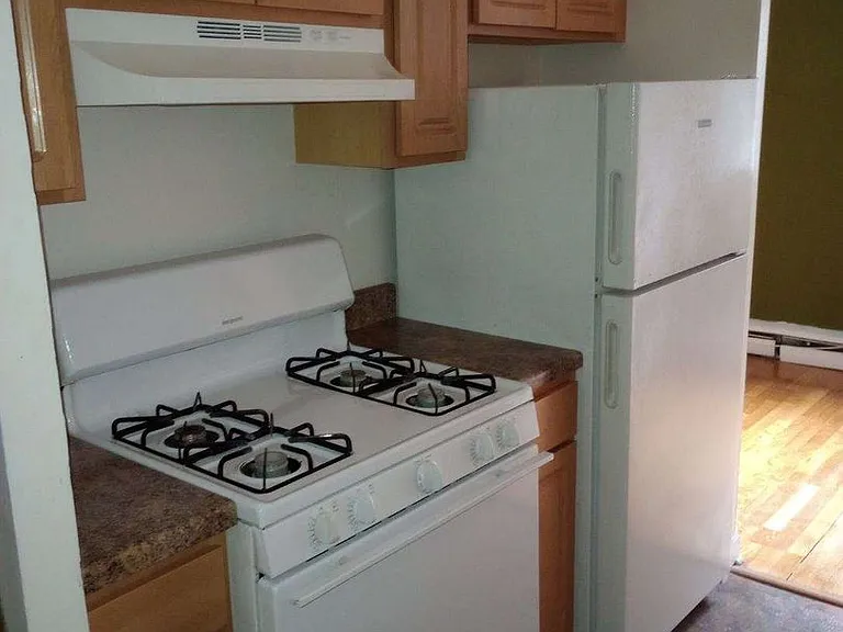 Foster Beach Apartments — Photo 20