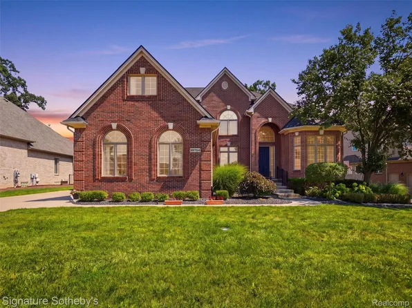 55744 Lancewood Dr, Shelby Township, MI 48316