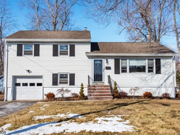 41 Saint Charles Ave, West Caldwell Twp., NJ 07006