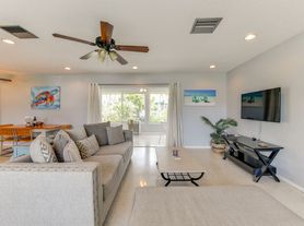 1648 Idle Ln, Sarasota, FL