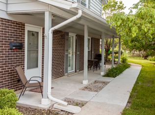 772 Leicester Rd UNIT 772, Elk Grove Village, IL 60007