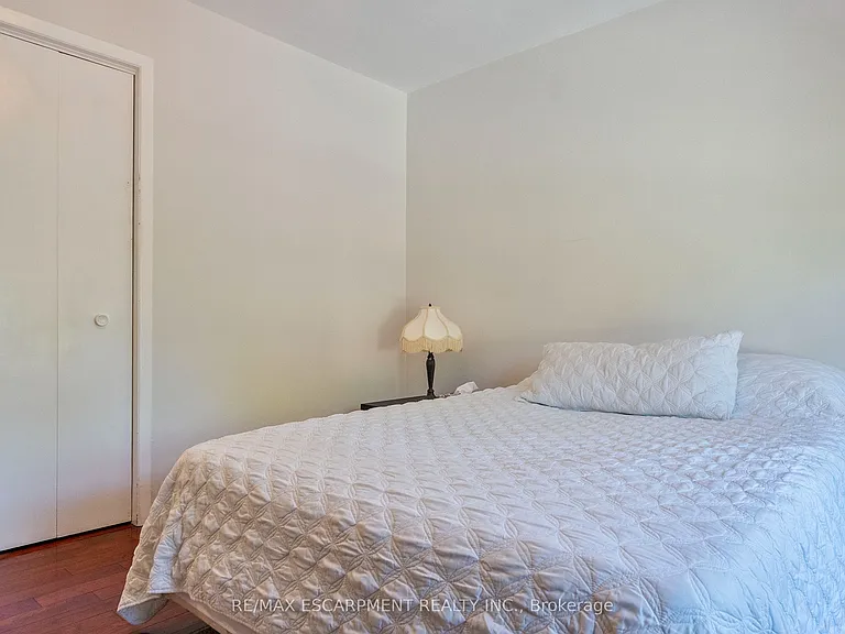 2506 Yarmouth Cres — Photo 19