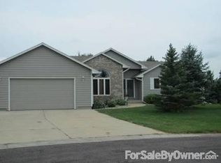 901 Nordic Cir, Hartford, SD 57033