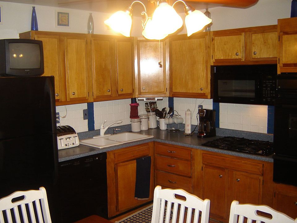 Kitchen /pantry