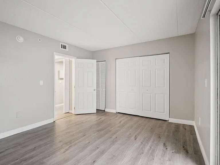 Serenity Lake Apartments — Photo 24