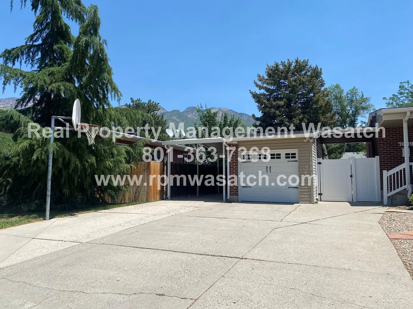 Come see this amazing 5 bedroom, 2 bath home — Photo 3