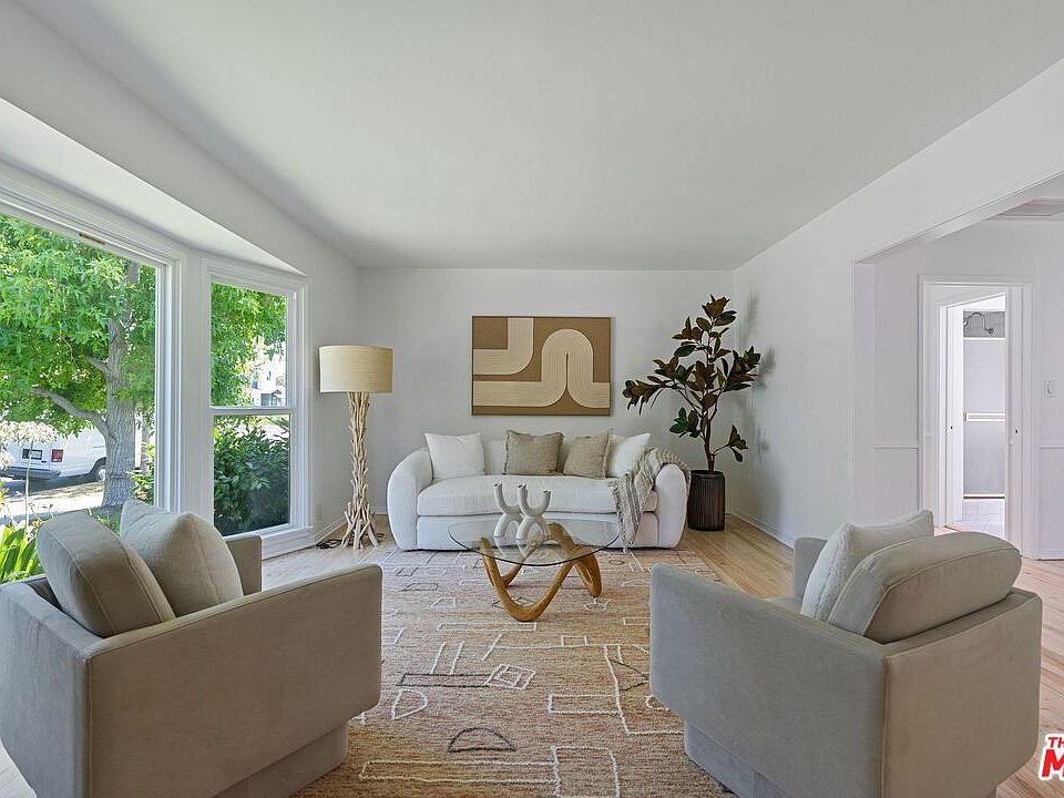 1st image of 10855 Pickford Way