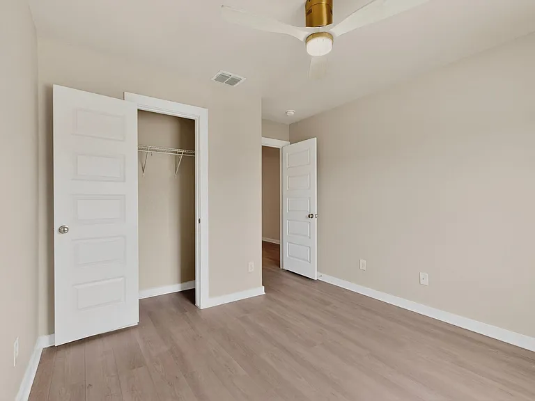 7619 Toledo Bnd — Photo 13