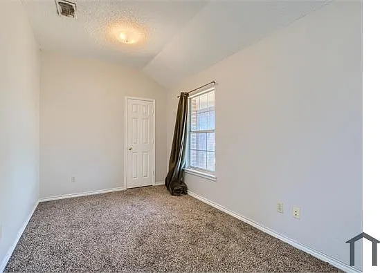 2420 Waterloo Ln — Photo 22