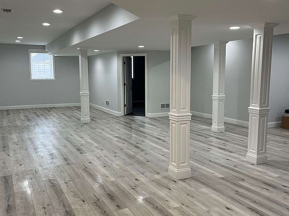 2nd image of 5120 Bombay Cir