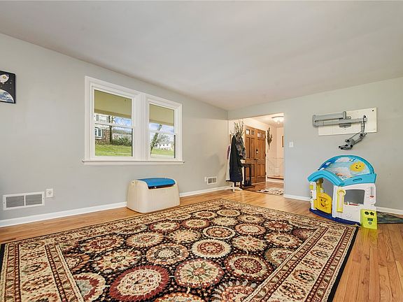 4th image of 4007 Benden Cir