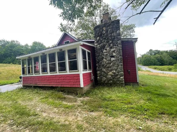 450 Valley Rd, Peru, ME 04290