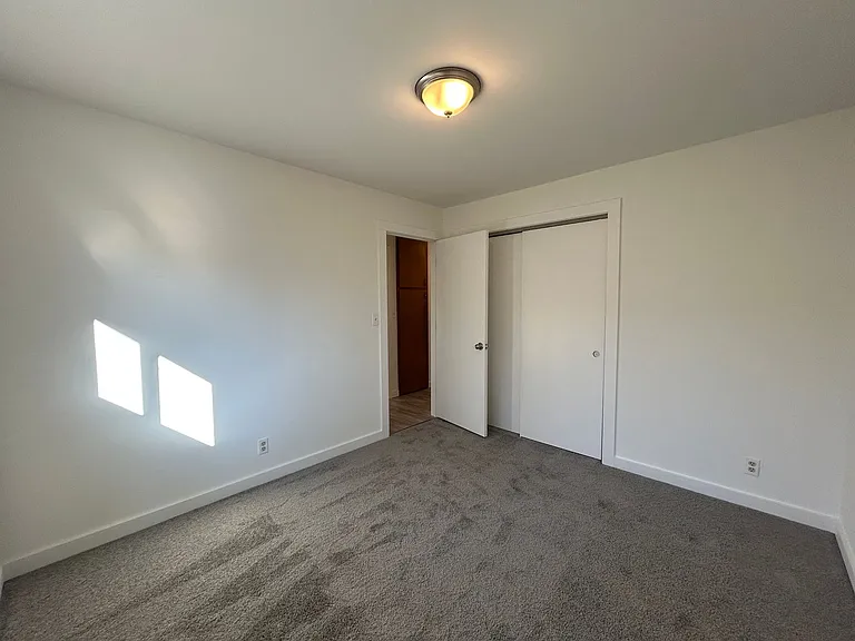 407 S Walnut St — Photo 19