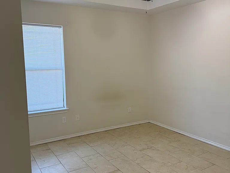 308 W McIntyre St #4 — Photo 10