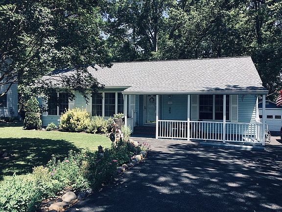 2nd image of 904 Kimberly Way
